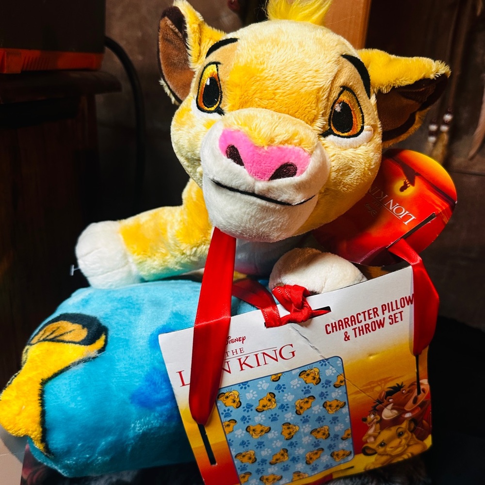 Lion King throw pillow and blanket